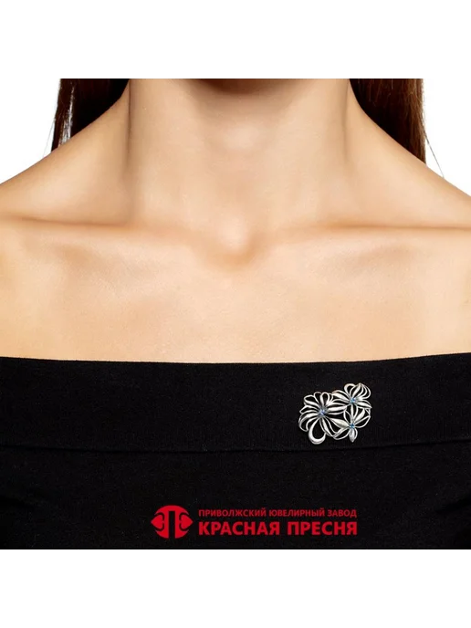 Красная Пресня Серебряная брошь Цветы с искусственной шпинелью Б13815830-4, серебристый, фото 3